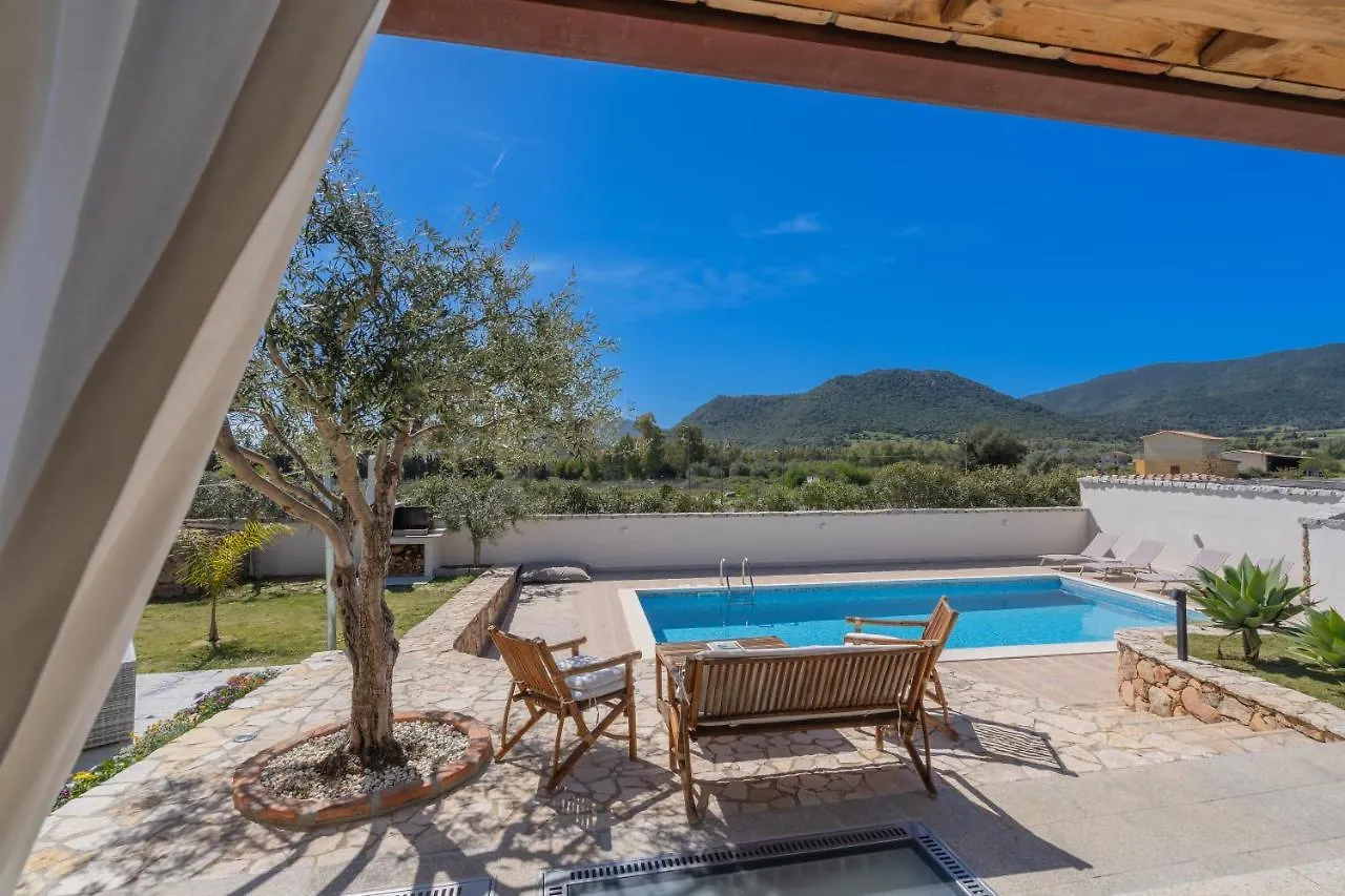 Domus Villa Lory Castiadas Cala Sinzias Beach With Swimming Pool 0*,